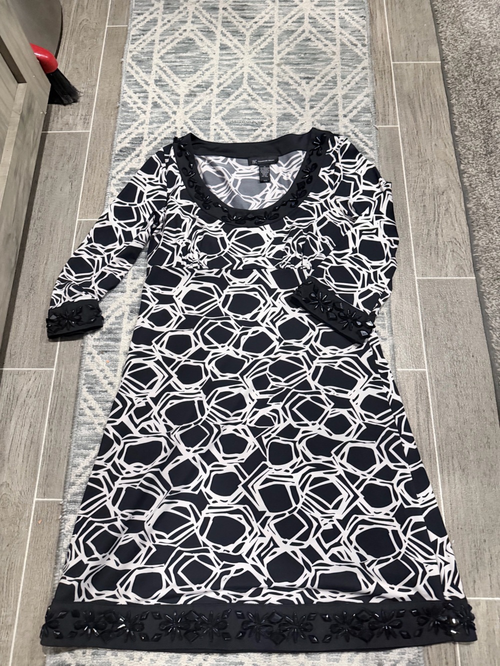INC International Concepts Black and White Geometric Scoop Neck Tunic